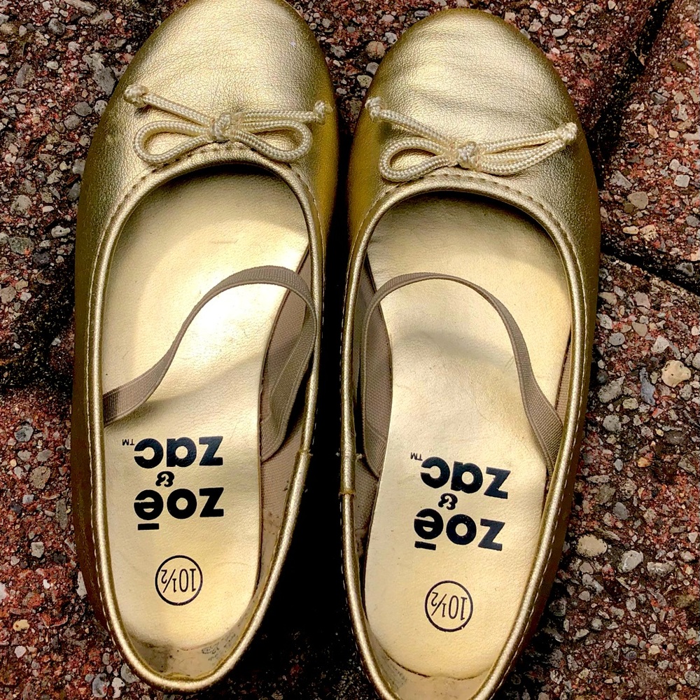 COPY - Beautiful Gold Ballerina Slipper shoes.  They have hardly been worn.  Zo…
